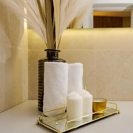 Elegant - Near Piata Romana & Athenaeum Apartament