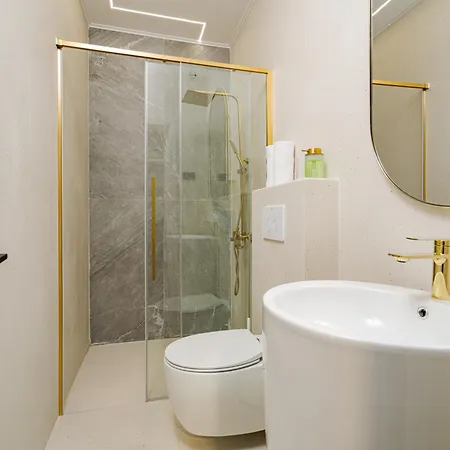 Elegant - Near Piata Romana & Athenaeum 公寓 *