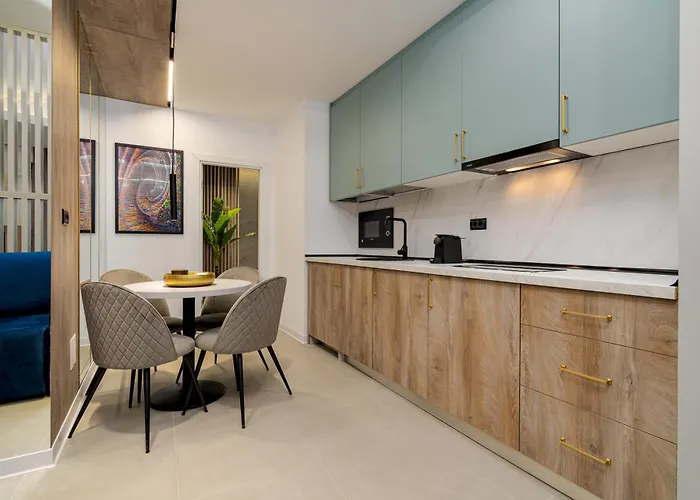 Elegant - Near Piata Romana & Athenaeum Boekarest